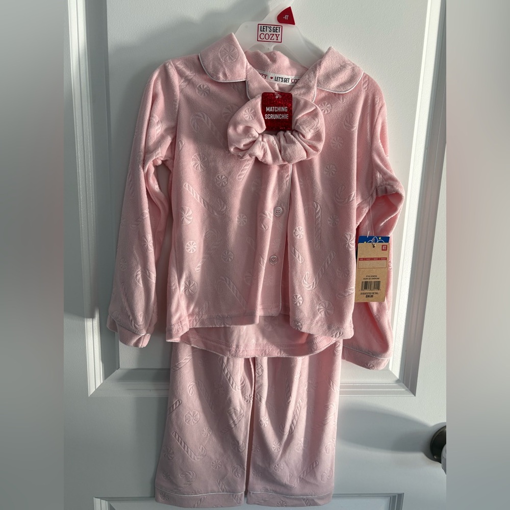 NWT- Let’s get cozy girls 3 piece sleepwear set, size 4t